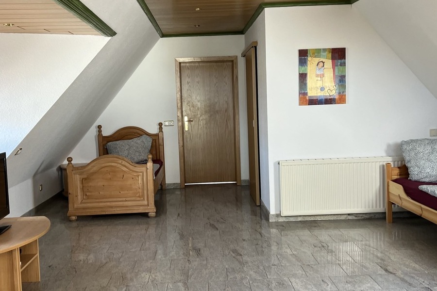 Schlafbereich, beg. Kleiderschrank